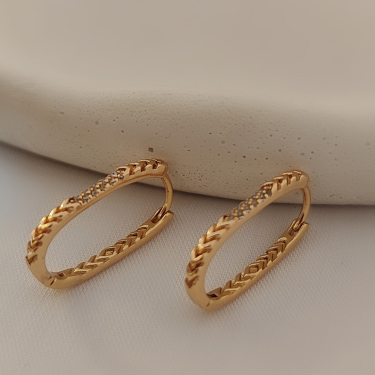 گوشواره مدل بیضی نگین دار برند ژوپینگ